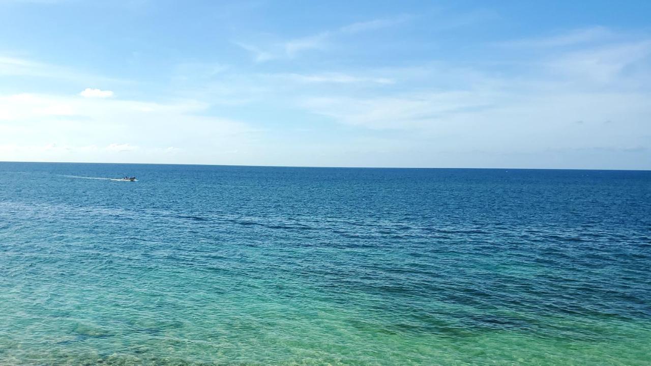 Evelin'S On The Beach Montego Bay Exterior photo
